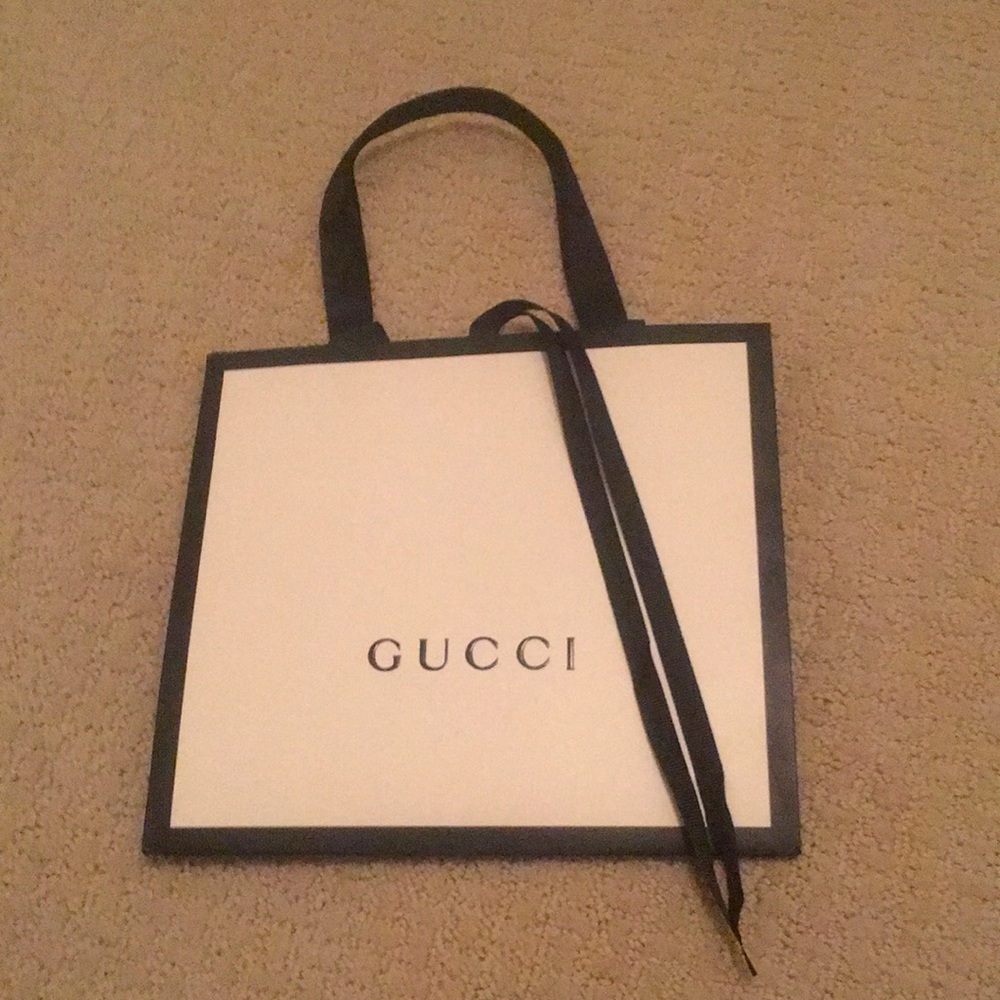 🔥AUTHENTIC🔥GUCCI Gift Paper Bag 9” x 8-1/4” x 4-1/4”
